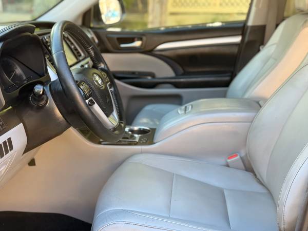 2018 Toyota Highlander SE — photo 5