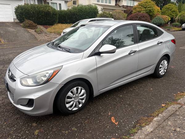 2012 Hyundai Accent GLS 4dr Sedan Automatic — photo 1