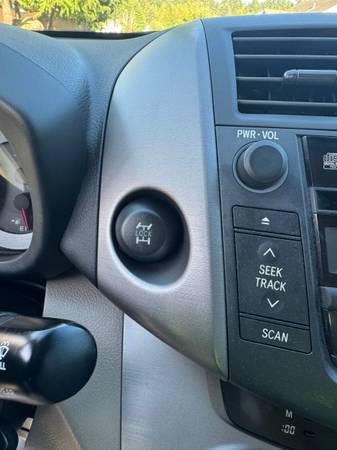 2007 Toyota Rav4 Base 4x4 Automatic — photo 11