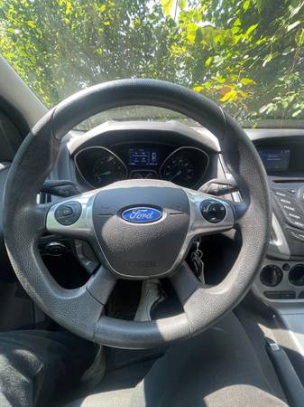 2014 Ford Focus S 4dr Sedan Automatic — photo 8