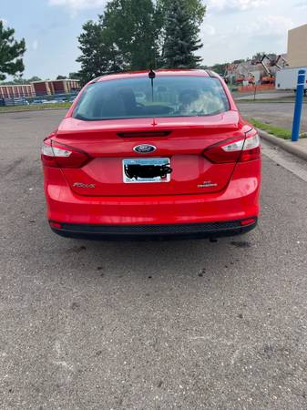 2014 Ford Focus S 4dr Sedan Automatic — photo 4