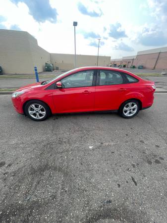 2014 Ford Focus S 4dr Sedan Automatic — photo 2
