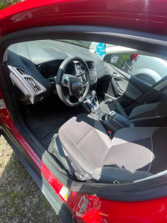 2014 Ford Focus S 4dr Sedan Automatic — photo 9