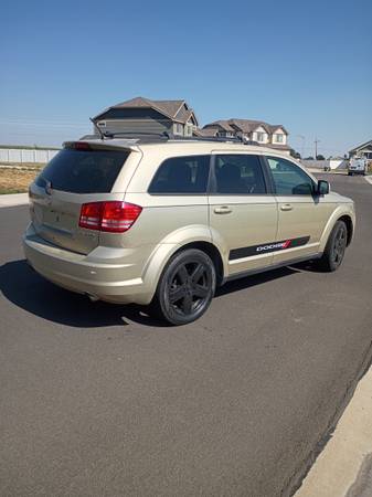 2010 Dodge Journey SXT 4dr All-wheel Drive Automatic — photo 3