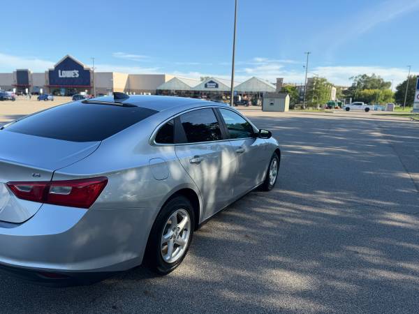 2016 Chevrolet Malibu L 4dr Sedan Automatic — photo 6