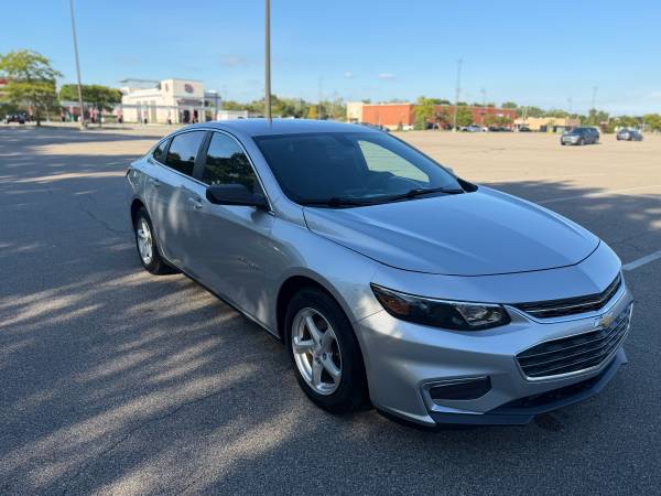 2016 Chevrolet Malibu L 4dr Sedan Automatic — photo 3