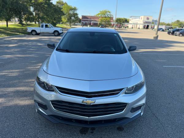 2016 Chevrolet Malibu L 4dr Sedan Automatic — photo 1