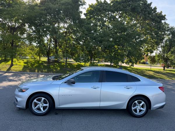 2016 Chevrolet Malibu L 4dr Sedan Automatic — photo 4
