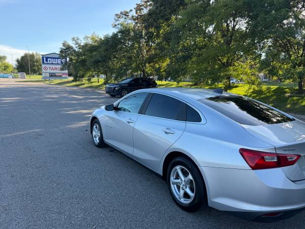 2016 Chevrolet Malibu L 4dr Sedan Automatic — photo 5