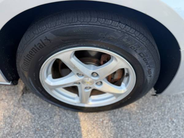 2016 Chevrolet Malibu L 4dr Sedan Automatic — photo 9