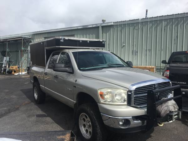 2008 Dodge RAM 1500 SLT 4x2 Quad Cab 160.5 in. WB Automatic — photo 1