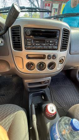 2004 Ford Escape XLT 4x4 Automatic — photo 7