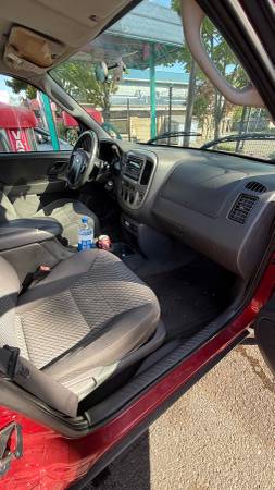 2004 Ford Escape XLT 4x4 Automatic — photo 4