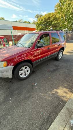 2004 Ford Escape XLT 4x4 Automatic — photo 1