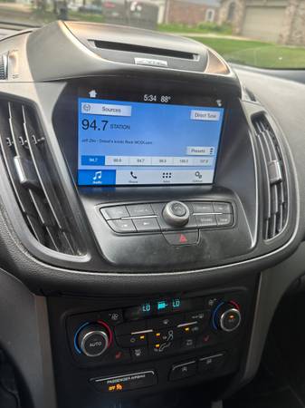 2018 Ford Escape SE 4dr 4x4 Automatic — photo 10