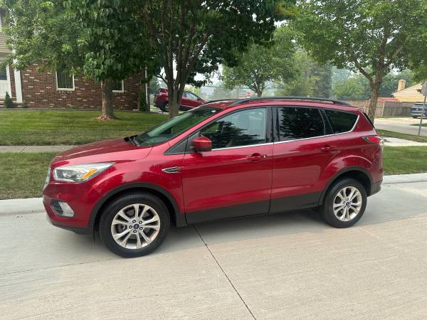 2018 Ford Escape SE 4dr 4x4 Automatic — photo 8