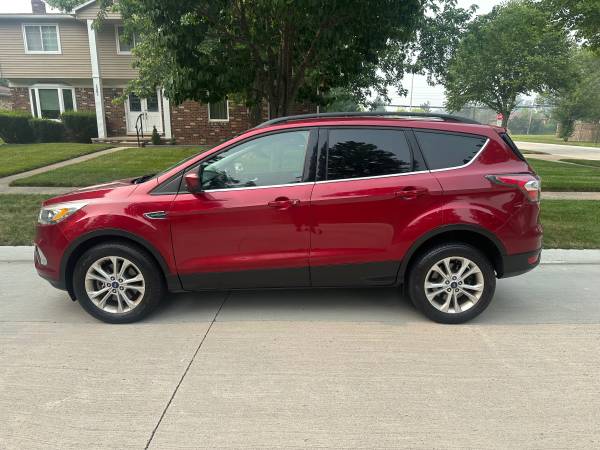 2018 Ford Escape SE 4dr 4x4 Automatic — photo 7