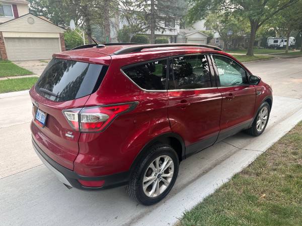 2018 Ford Escape SE 4dr 4x4 Automatic — photo 3