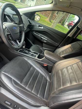 2018 Ford Escape SE 4dr 4x4 Automatic — photo 12