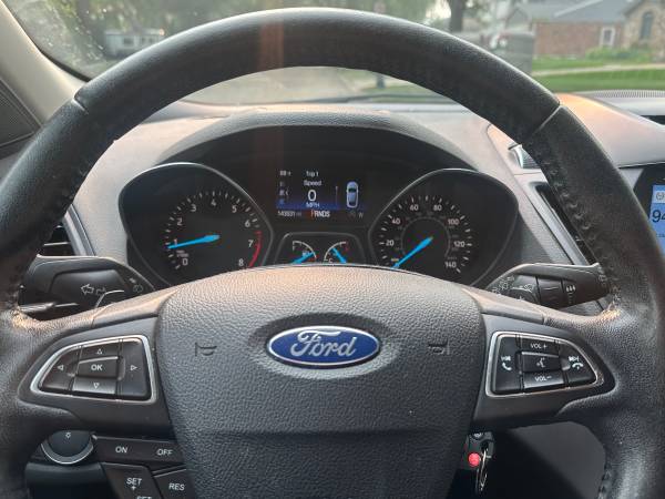 2018 Ford Escape SE 4dr 4x4 Automatic — photo 11