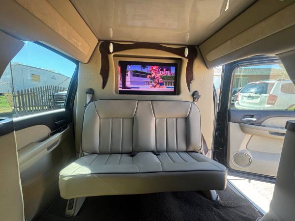 2012 GMC Yukon XL 1500 Denali 4x2 Automatic — photo 8