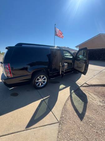 2012 GMC Yukon XL 1500 Denali 4x2 Automatic — photo 6