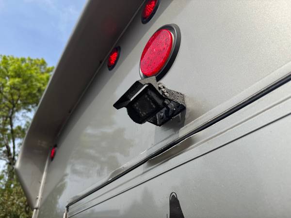 2011 Ford E 350 Super Duty XL Wagon Automatic — photo 3