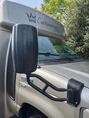 2011 Ford E 350 Super Duty XL Wagon Automatic — photo 7