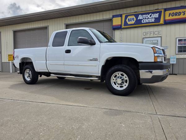 2004 Chevrolet Silverado 2500 LS — photo 3