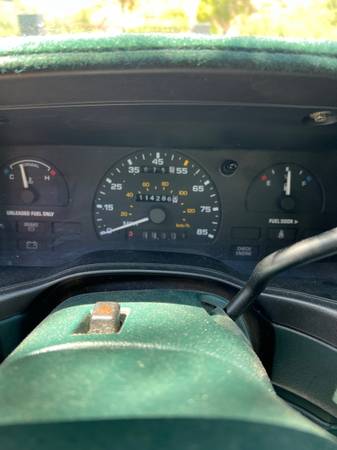 1995 Ford Taurus GL 4dr Sedan — photo 3