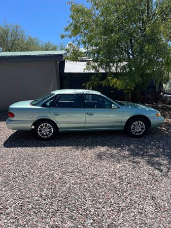 1995 Ford Taurus GL 4dr Sedan — photo 5