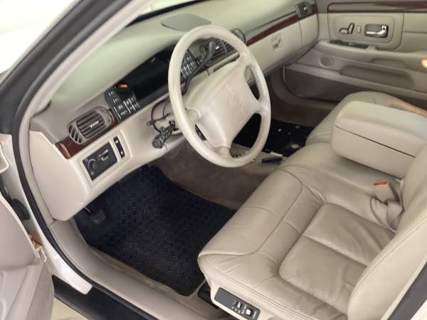 1999 Cadillac Deville d'Elegance 4dr Sedan Automatic — photo 4