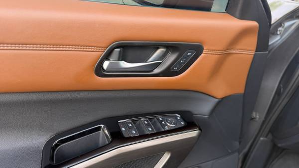 2023 Nissan Pathfinder Platinum 4dr 4x4 Automatic — photo 9