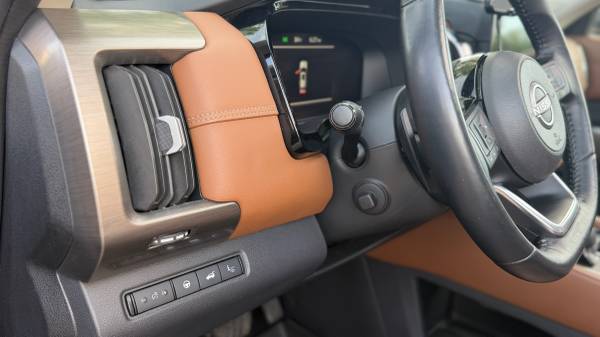 2023 Nissan Pathfinder Platinum 4dr 4x4 Automatic — photo 10