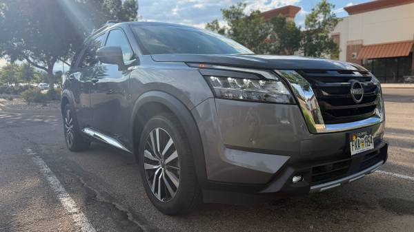 2023 Nissan Pathfinder Platinum 4dr 4x4 Automatic — photo 5