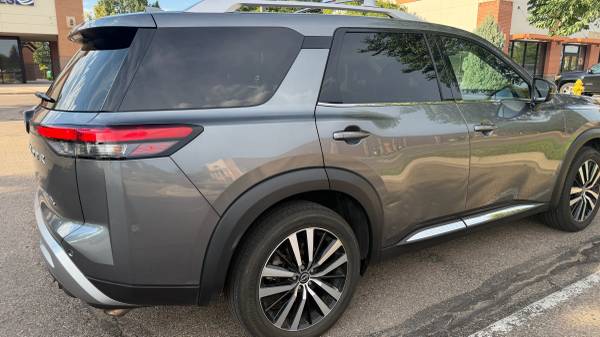 2023 Nissan Pathfinder Platinum 4dr 4x4 Automatic — photo 4