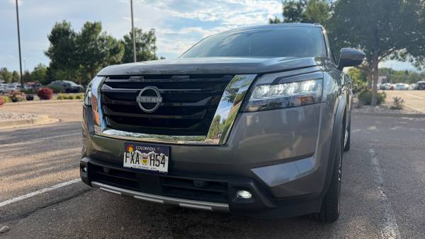 2023 Nissan Pathfinder Platinum 4dr 4x4 Automatic — photo 2