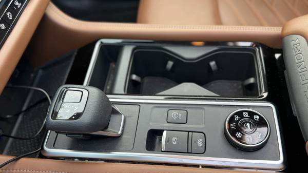 2023 Nissan Pathfinder Platinum 4dr 4x4 Automatic — photo 12