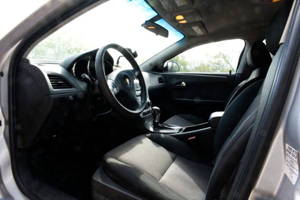 2011 Chevrolet Malibu 1LT — photo 10