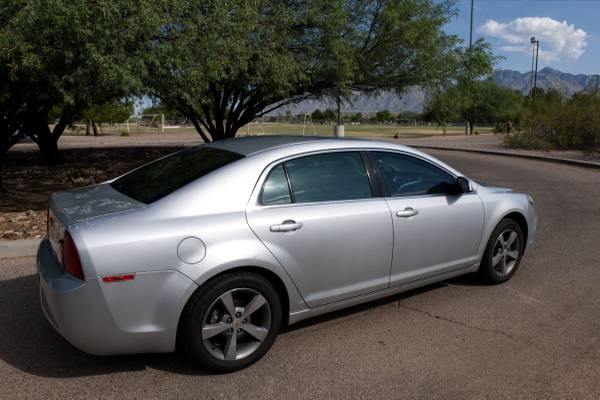 2011 Chevrolet Malibu 1LT — photo 8
