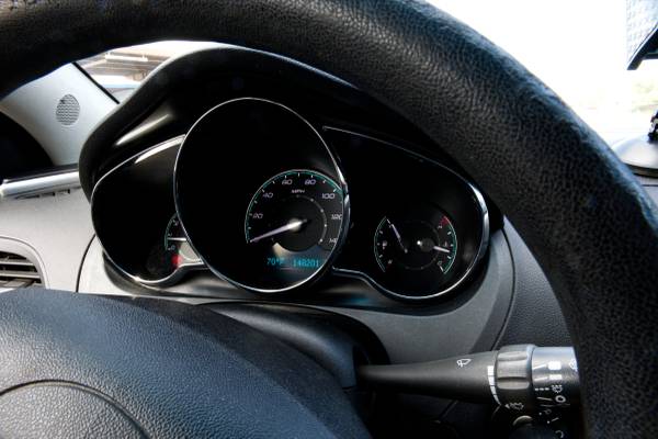 2011 Chevrolet Malibu 1LT — photo 12