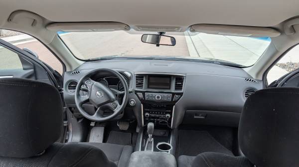 2016 Nissan Pathfinder S — photo 12