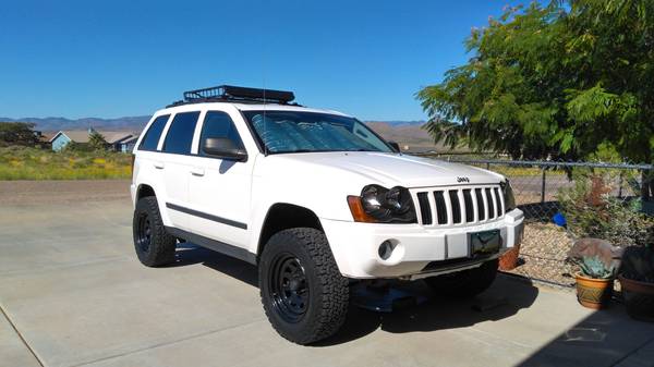 2007 Jeep Grand Cherokee Laredo 4dr 4x2 Automatic — photo 1