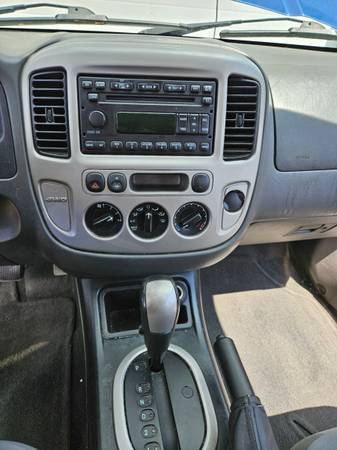 2007 Ford Escape XLT Sport 4dr 4x4 Automatic — photo 6