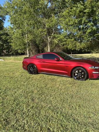 2019 Ford Mustang GT — photo 11