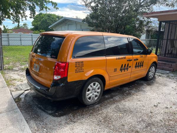 2015 Dodge Grand Caravan SE Front-wheel Drive Passenger Van Automatic — photo 2