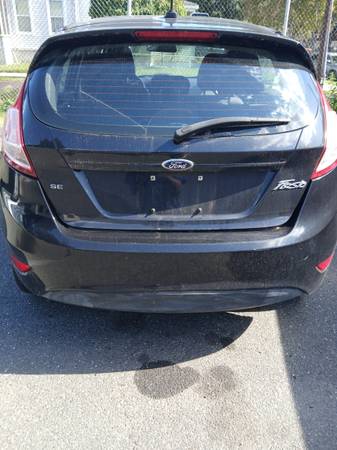 2016 Ford Fiesta SE 4dr Hatchback Automatic — photo 3
