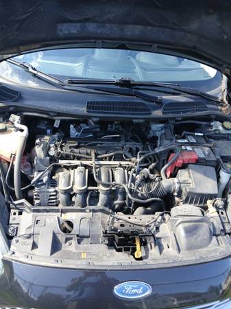 2016 Ford Fiesta SE 4dr Hatchback Automatic — photo 4