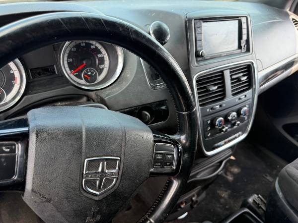 2012 Nissan Armada SV 4dr 4x2 Automatic — photo 5