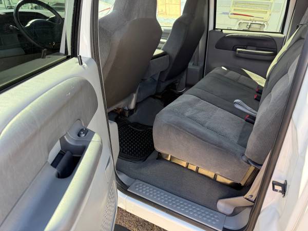 2002 Ford F 350 XL 4x4 SD Crew Cab 172 in. WB DRW HD Manual — photo 11